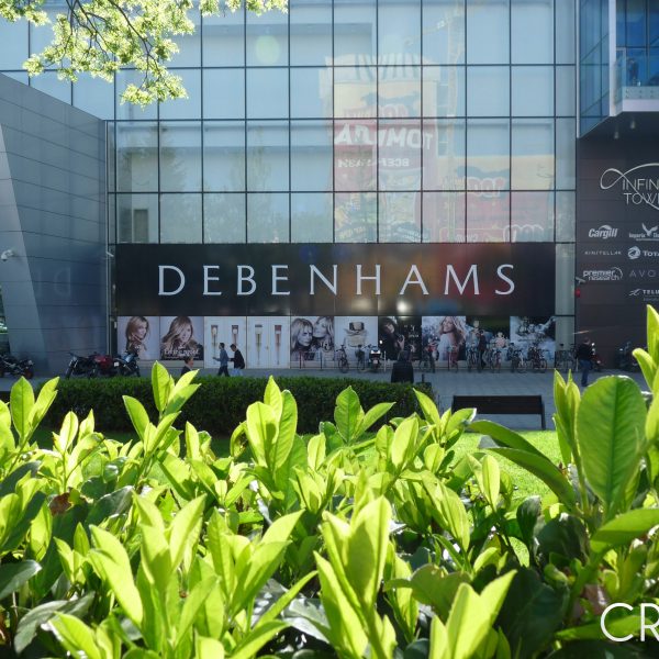 Branding of showcases – Debenhams