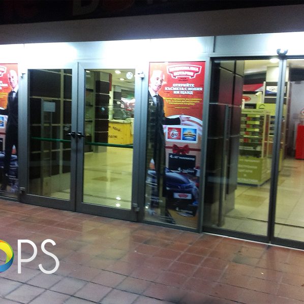 Fitting of showcases with perfo foil